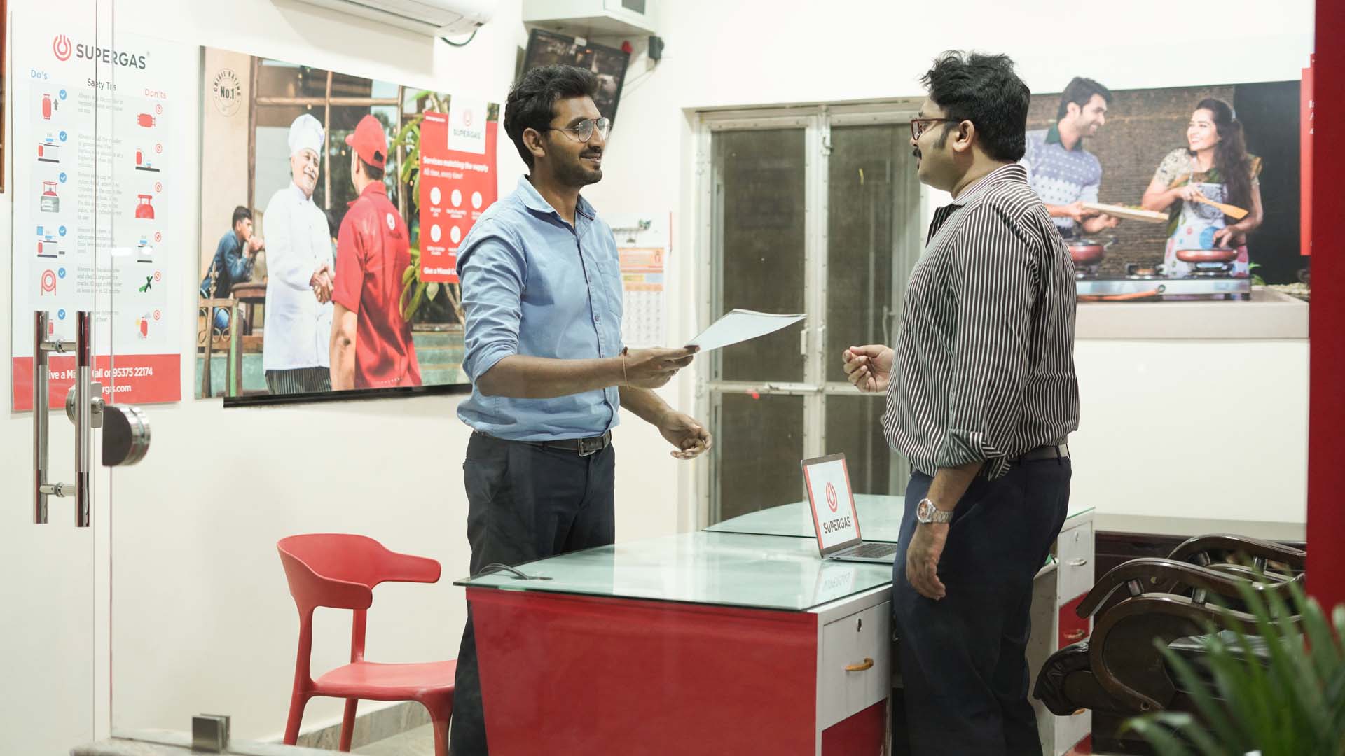 Cylinder franchisee ship